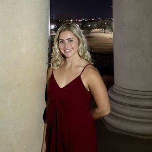 Meet your Posher, Cayla